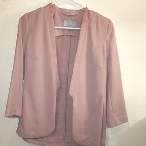 🧜🏼‍♀️3 for 25. H&M Blazer